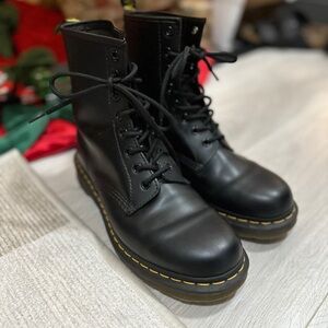 Dr. Martens 1460 Smooth Leather Lace Up Boots